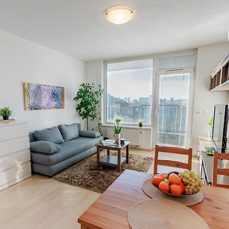 Sunny Apartment With Amazing Terrace On The 13Th Floor Near City Center ブラチスラヴァ エクステリア 写真