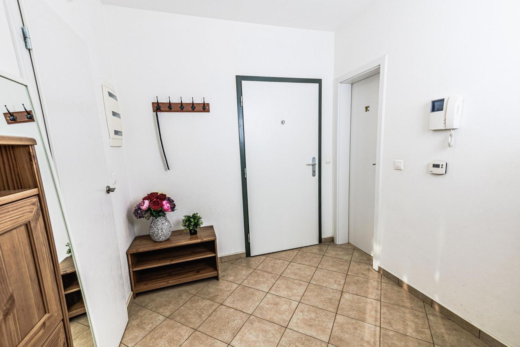 Sunny Apartment With Amazing Terrace On The 13Th Floor Near City Center ブラチスラヴァ エクステリア 写真