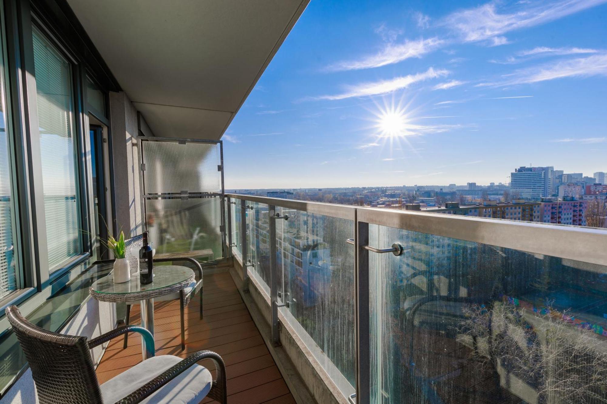 Sunny Apartment With Amazing Terrace On The 13Th Floor Near City Center ブラチスラヴァ エクステリア 写真