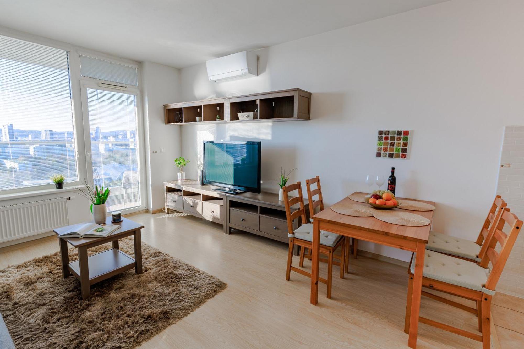 Sunny Apartment With Amazing Terrace On The 13Th Floor Near City Center ブラチスラヴァ エクステリア 写真